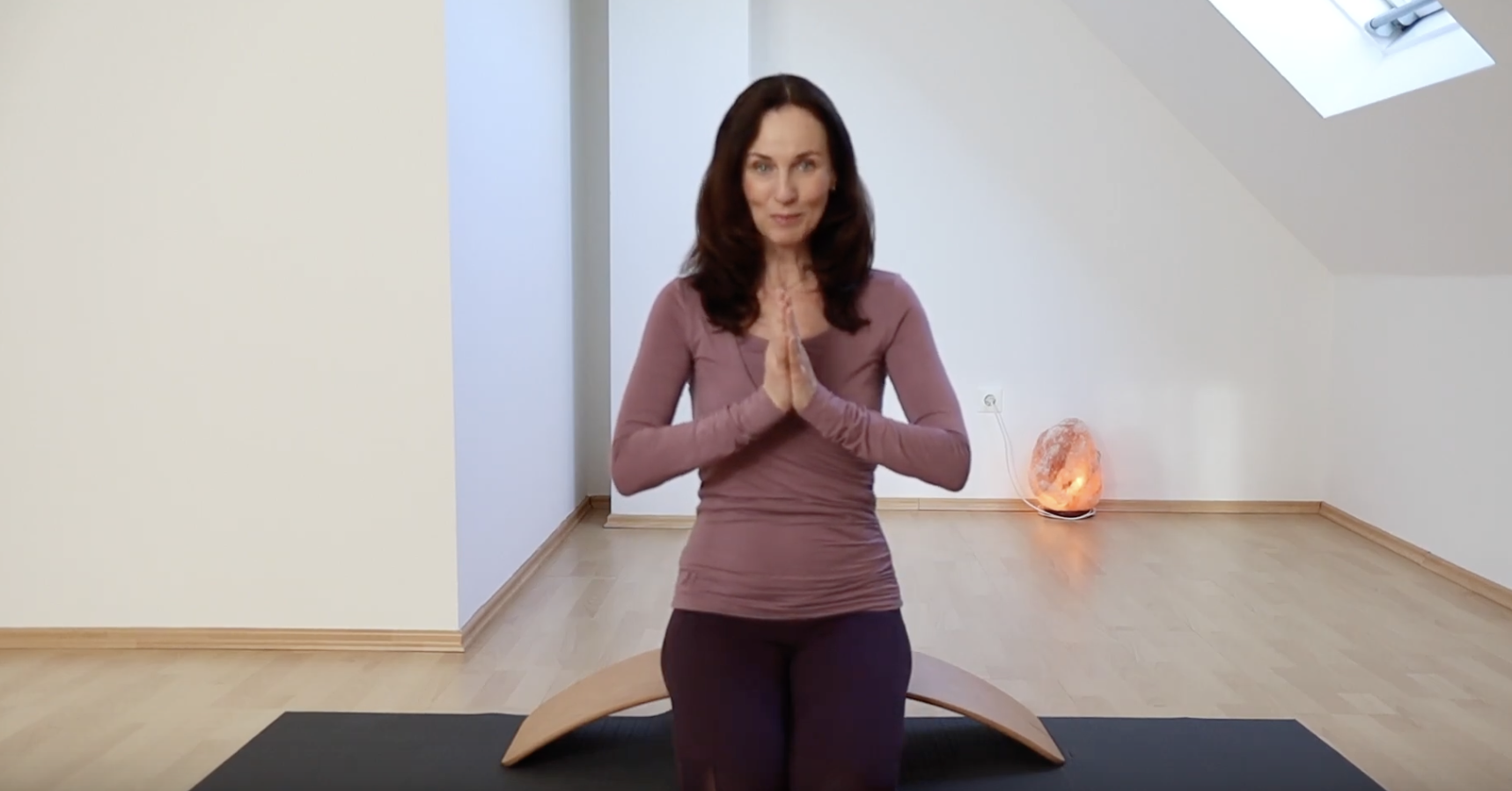 Yoga with the balance board das.Brett - first steps